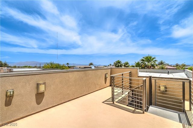 1448 Canyon Ledge Court, Las Vegas, NV 89117