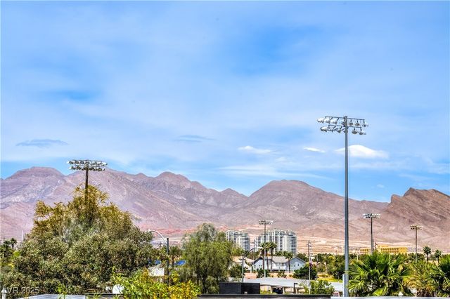 1448 Canyon Ledge Court, Las Vegas, NV 89117