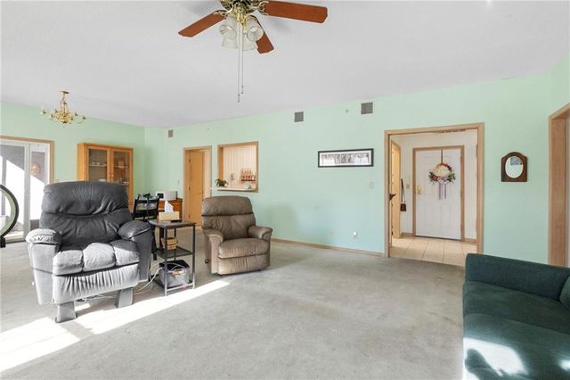 17800 E Bolger Road 101, Independence, MO 64055