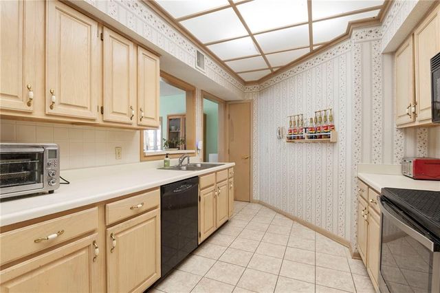 17800 E Bolger Road 101, Independence, MO 64055