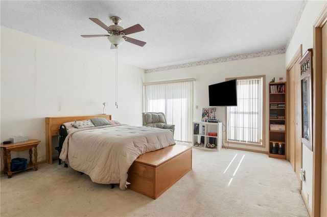 17800 E Bolger Road 101, Independence, MO 64055