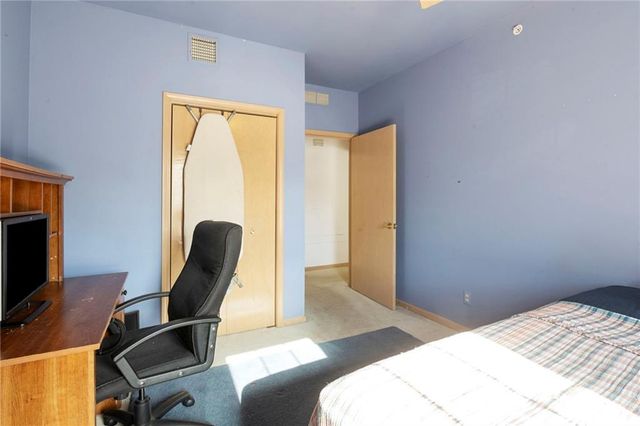 17800 E Bolger Road 101, Independence, MO 64055