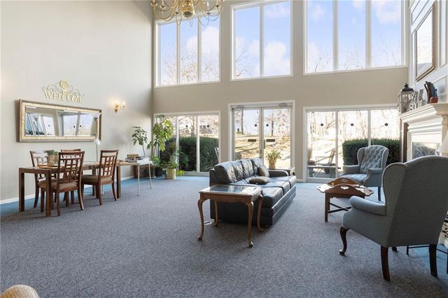 17800 E Bolger Road 101, Independence, MO 64055