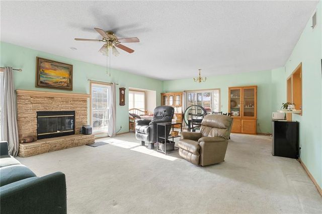 17800 E Bolger Road 101, Independence, MO 64055