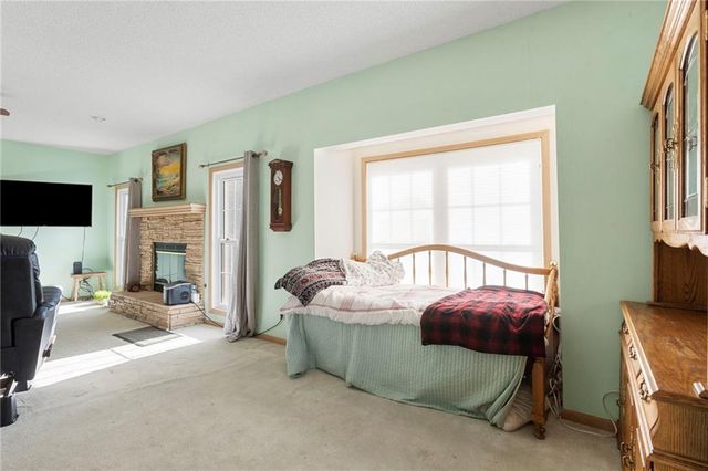 17800 E Bolger Road 101, Independence, MO 64055