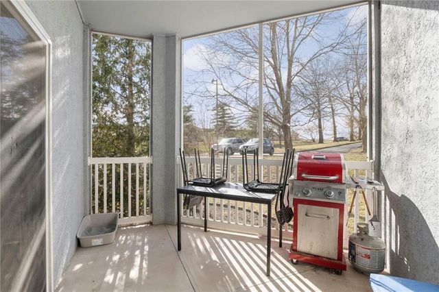 17800 E Bolger Road 101, Independence, MO 64055