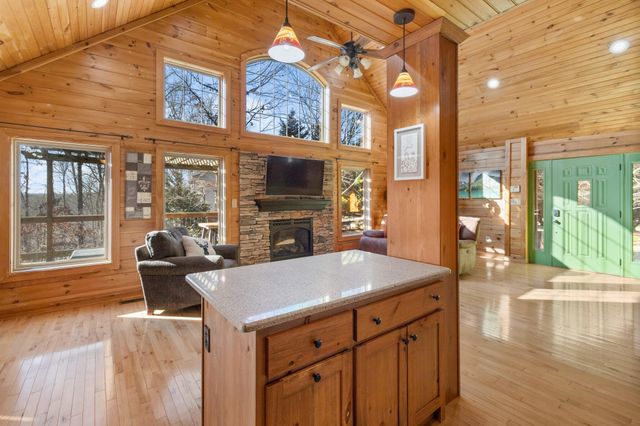 176 Rivers Edge Lane, Benton, TN 37307