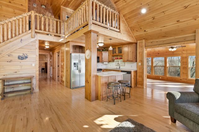 176 Rivers Edge Lane, Benton, TN 37307