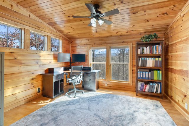 176 Rivers Edge Lane, Benton, TN 37307