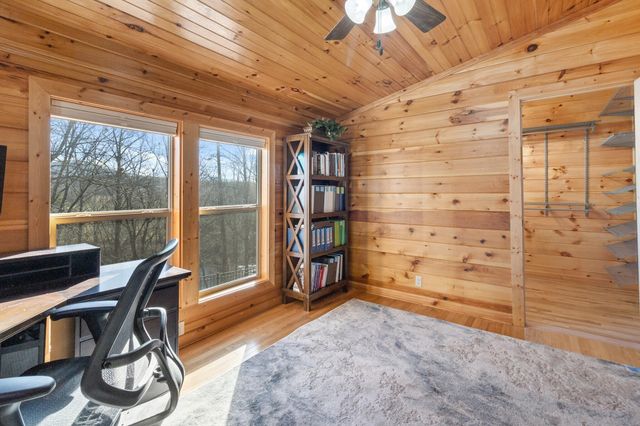 176 Rivers Edge Lane, Benton, TN 37307