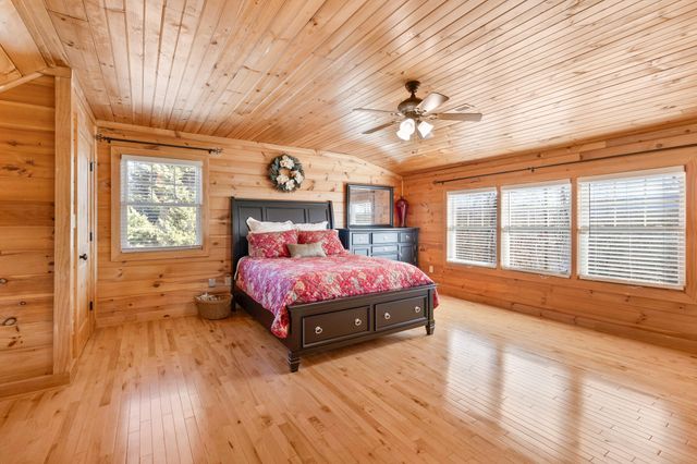 176 Rivers Edge Lane, Benton, TN 37307