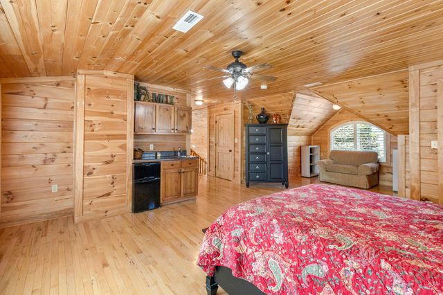 176 Rivers Edge Lane, Benton, TN 37307