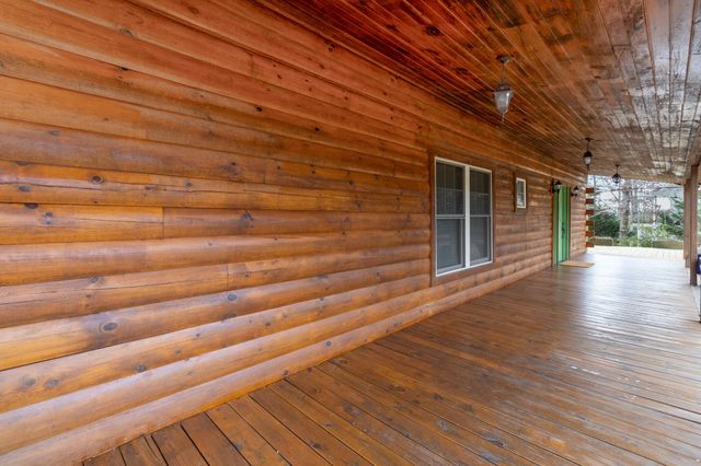 176 Rivers Edge Lane, Benton, TN 37307