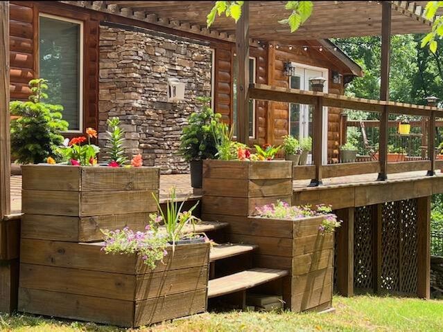 176 Rivers Edge Lane, Benton, TN 37307