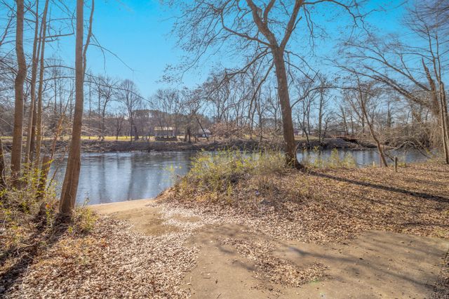 176 Rivers Edge Lane, Benton, TN 37307