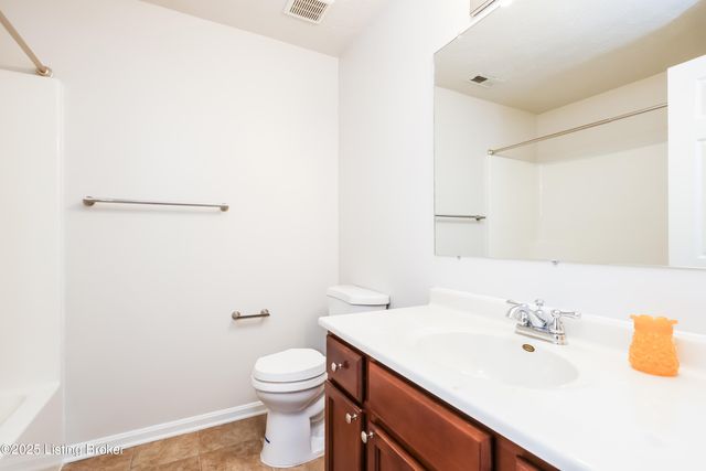 8712 Chetwood Trace Dr, Louisville, KY 40291