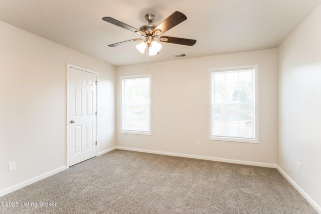 8712 Chetwood Trace Dr, Louisville, KY 40291