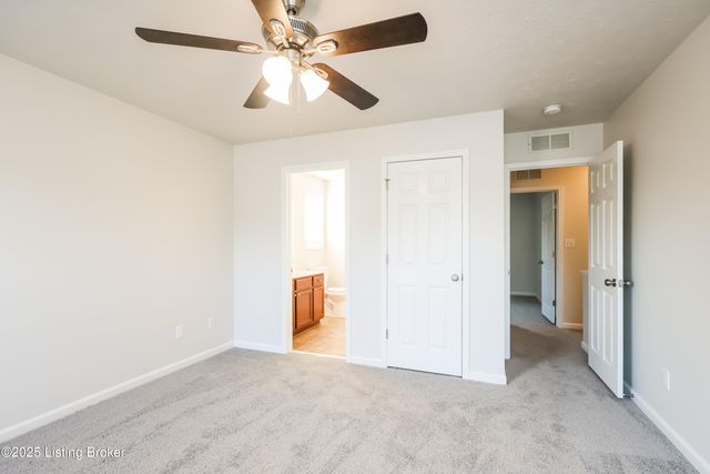 8712 Chetwood Trace Dr, Louisville, KY 40291