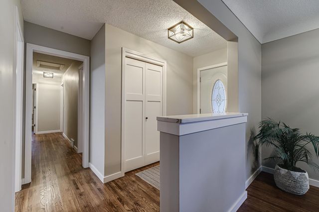 715 Logan Avenue N, Minneapolis, MN 55411