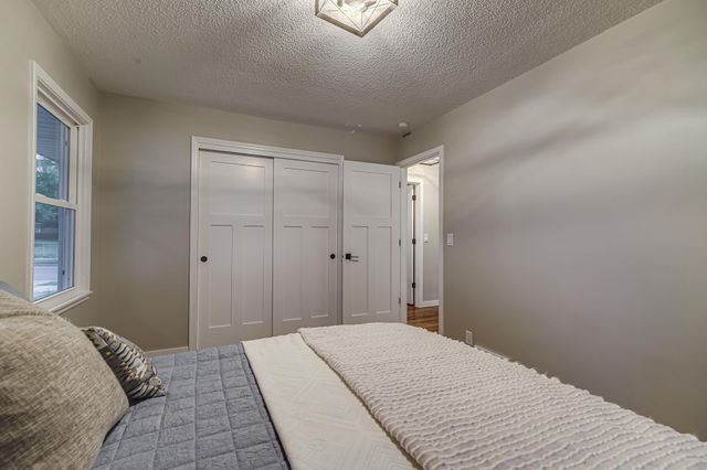 715 Logan Avenue N, Minneapolis, MN 55411