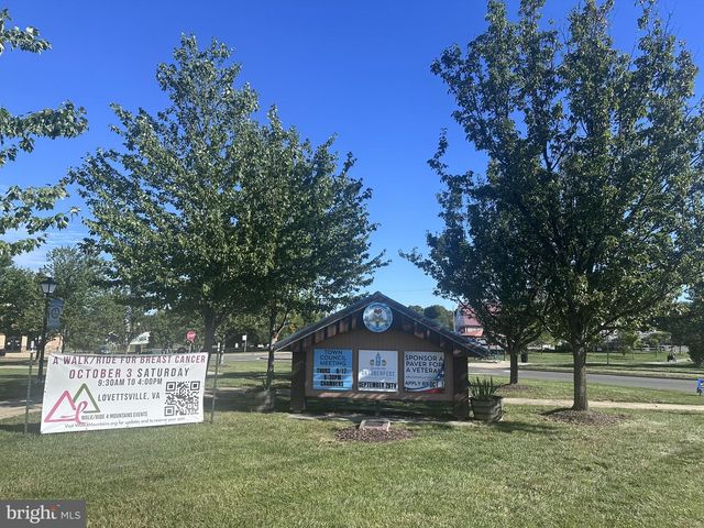 56 STOCKS ST, Lovettsville, VA 20180