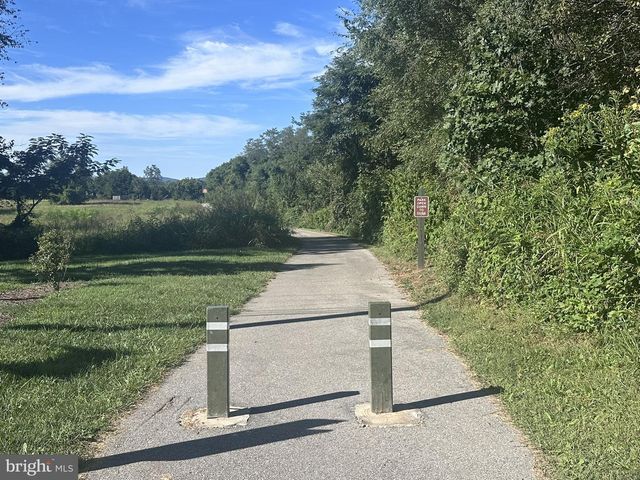 56 STOCKS ST, Lovettsville, VA 20180