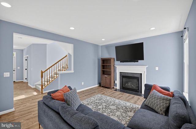 56 STOCKS ST, Lovettsville, VA 20180