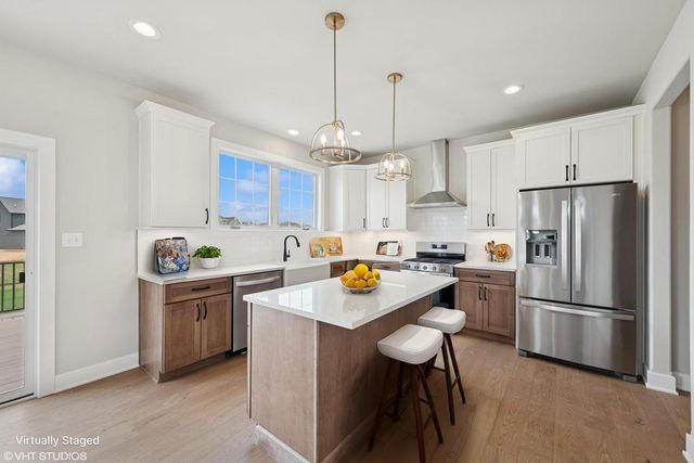 2903 Whispering Brook Lane, Valparaiso, IN 46385