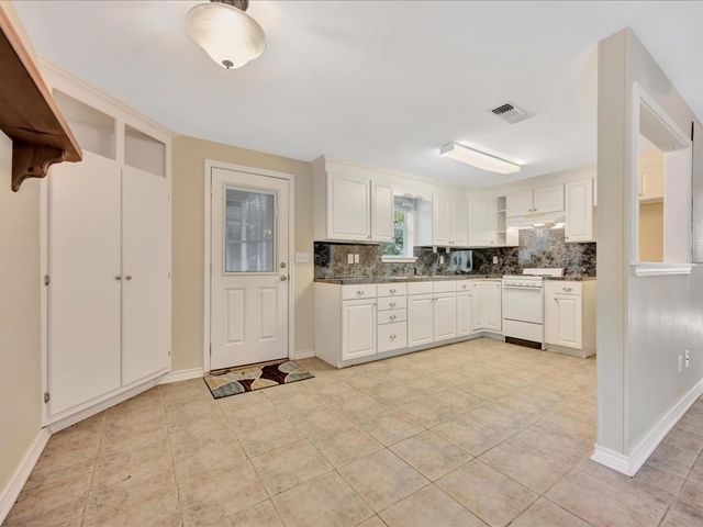 151 Lancewood Circle, Lufkin, TX 75904