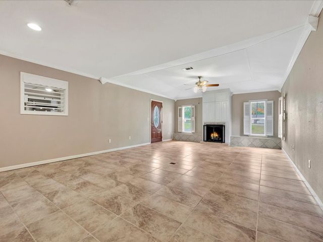 151 Lancewood Circle, Lufkin, TX 75904