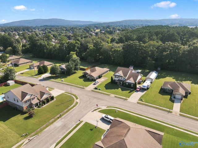 279 Lazy Oak Drive, New Market, AL 35761