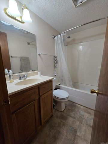 445 Monroe St, Thayer, MO 65791