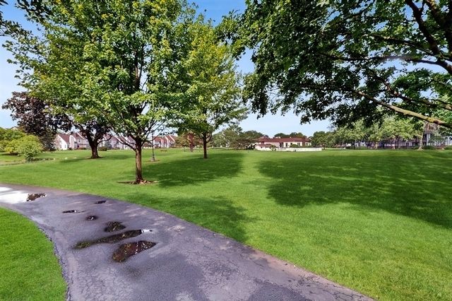 12900 W Heiden Circle 4301, Lake Bluff, IL 60044