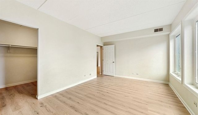 12900 W Heiden Circle 4301, Lake Bluff, IL 60044
