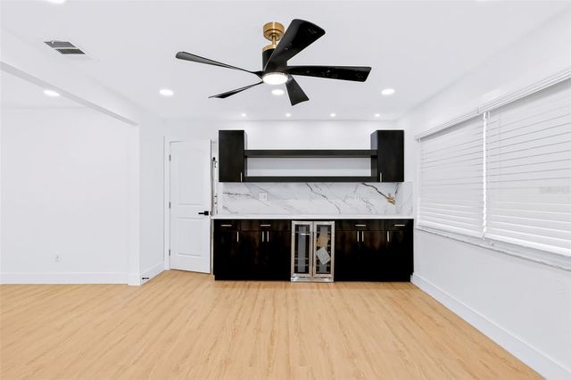 1077 40TH AVENUE NE, St Petersburg, FL 33703