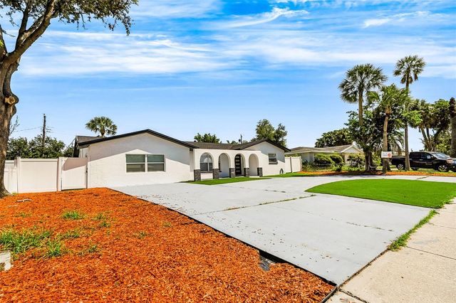 1077 40TH AVENUE NE, St Petersburg, FL 33703