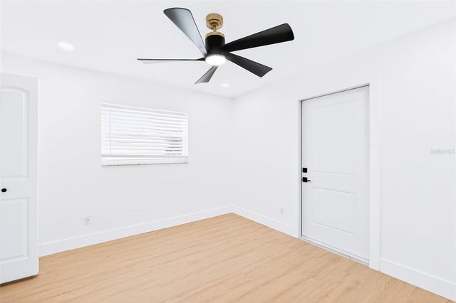 1077 40TH AVENUE NE, St Petersburg, FL 33703