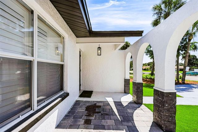 1077 40TH AVENUE NE, St Petersburg, FL 33703