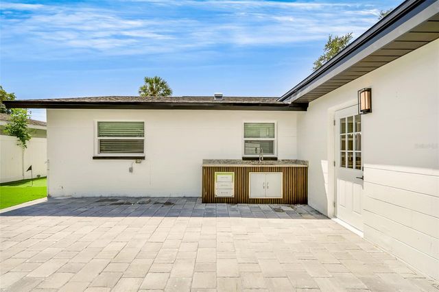 1077 40TH AVENUE NE, St Petersburg, FL 33703