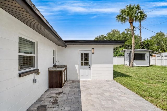 1077 40TH AVENUE NE, St Petersburg, FL 33703