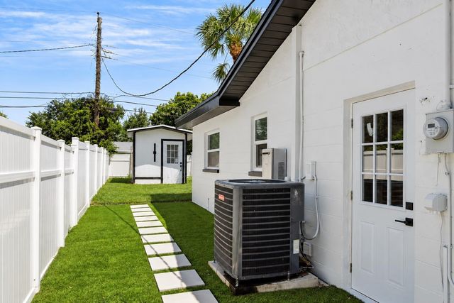 1077 40TH AVENUE NE, St Petersburg, FL 33703