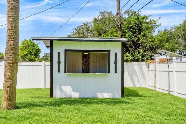 1077 40TH AVENUE NE, St Petersburg, FL 33703
