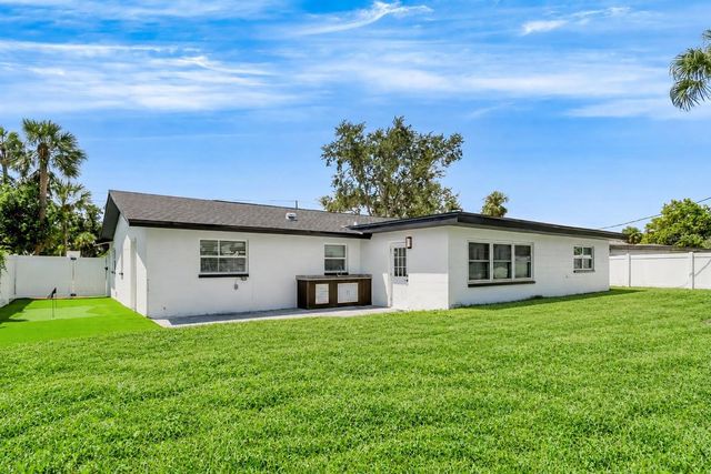 1077 40TH AVENUE NE, St Petersburg, FL 33703