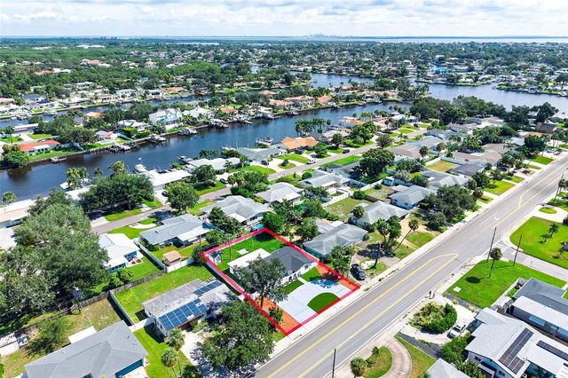 1077 40TH AVENUE NE, St Petersburg, FL 33703