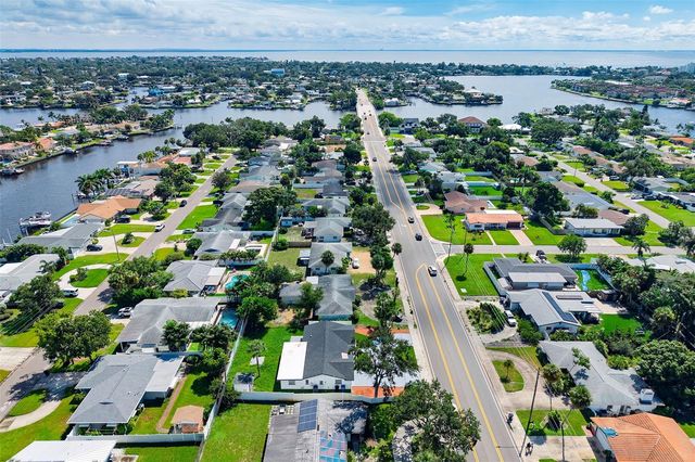 1077 40TH AVENUE NE, St Petersburg, FL 33703