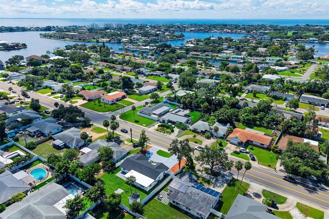 1077 40TH AVENUE NE, St Petersburg, FL 33703