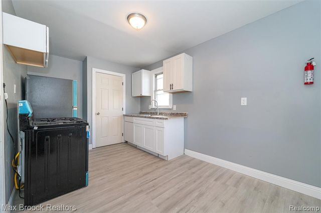 9327 Schaefer Highway, Detroit, MI 48228