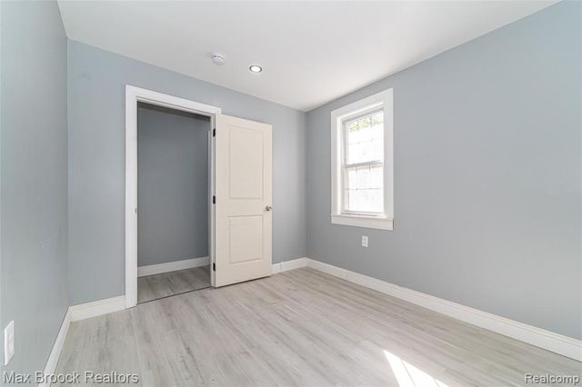 9327 Schaefer Highway, Detroit, MI 48228