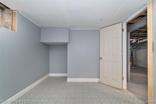 9327 Schaefer Highway, Detroit, MI 48228