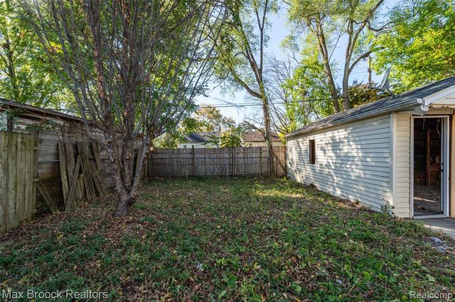 9327 Schaefer Highway, Detroit, MI 48228